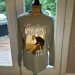 Taylor Swift 1989 Taylor’s Version Long sleeve T-Shirt medium light green